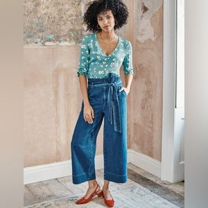 Boden Libby Button Top V Neck Blouse Dusty Blue with Red Daisy Floral 10